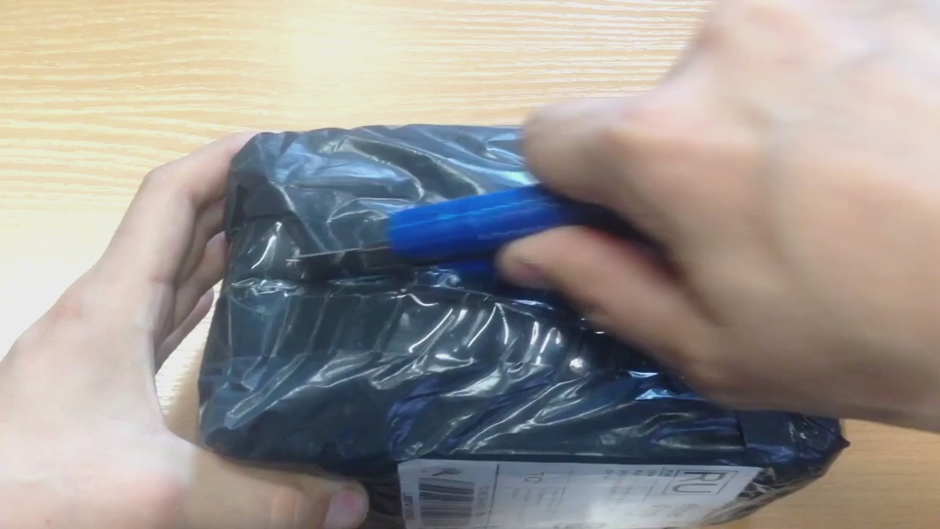 Load video: Mediwares Upper Arm BP Monitor with Cuff – Digital Blood Pressure Machine with Color Display, Voice Broadcast, Dual User Memory &amp; Auto Detection